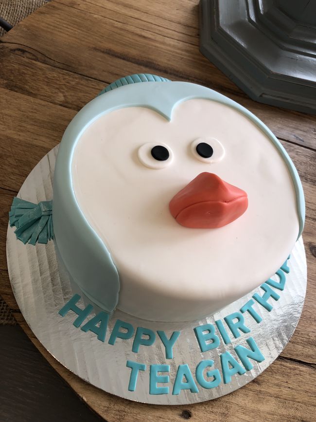 Bird birthday cake