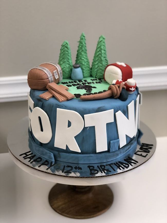 Fortnite video game cake