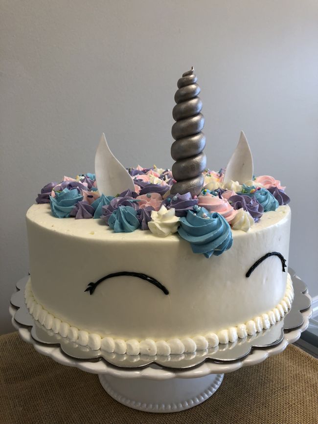 Single tier unicorn cake